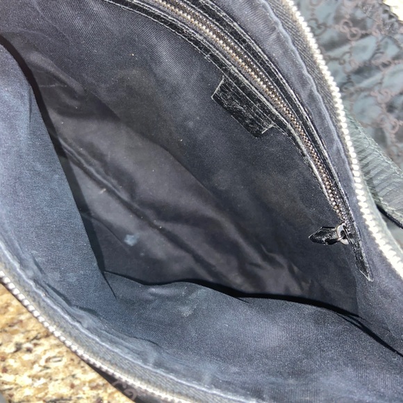 Gucci Horseshoe Shoulder Bag - Picture 5 of 7